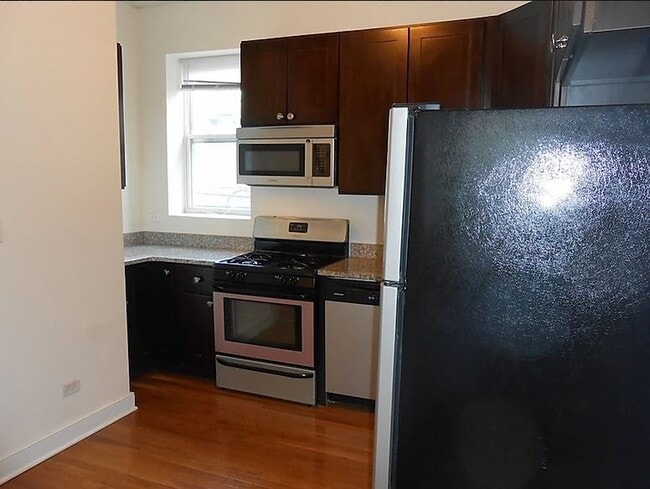 Photo - 850 W Fletcher St Unit 2R