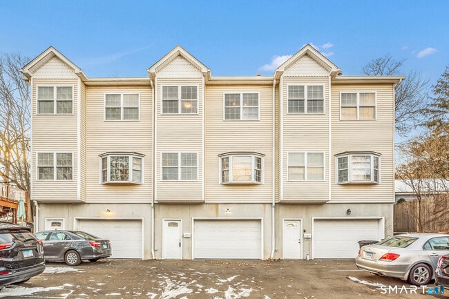 Building Photo - 806 Hope St Unit 2