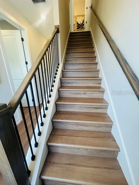 Photo - 15501 Hamlin Pk Dr