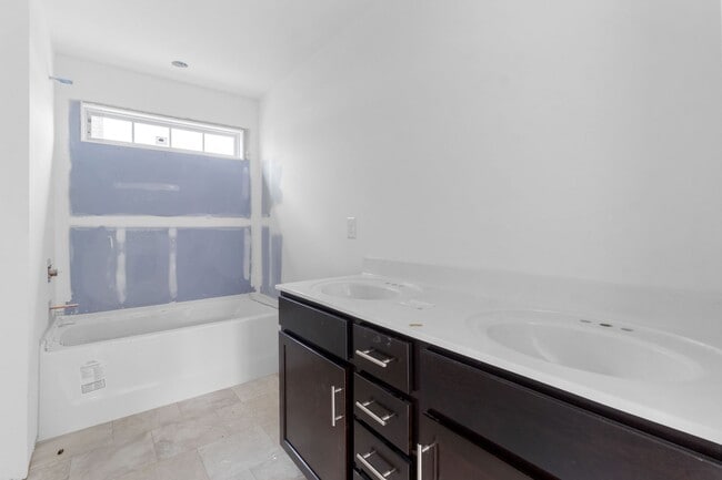 Photo - 521 Judah Cir