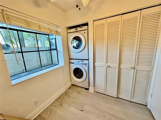 Photo - 4403 SW 70th Terrace