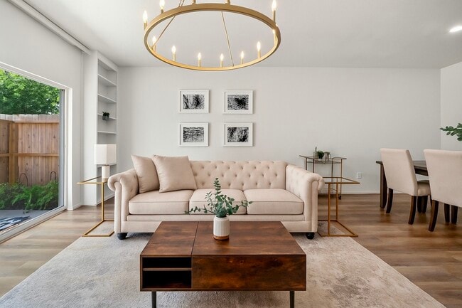 Building Photo - 14703 Barryknoll Ln Unit 26