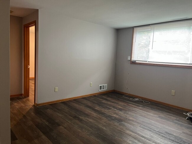 Photo - SKJJT LLC-4743 Unit 4743-2