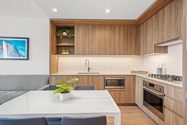 Photo - 540 N Orleans St Unidad ID407382P