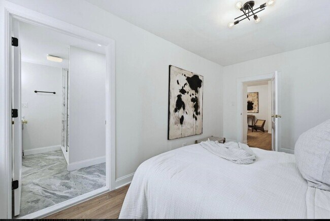 Photo - 114 Oak St