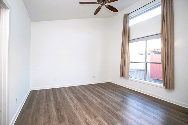 Photo - 1713 Gillette St