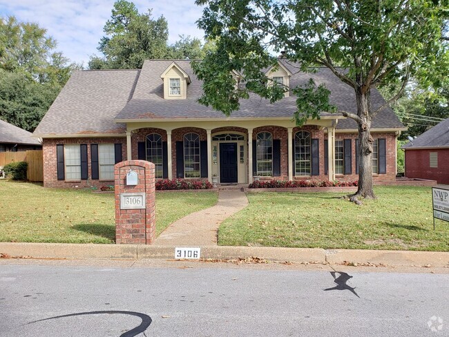 Building Photo - 3106 Lake Forest Dr Rental