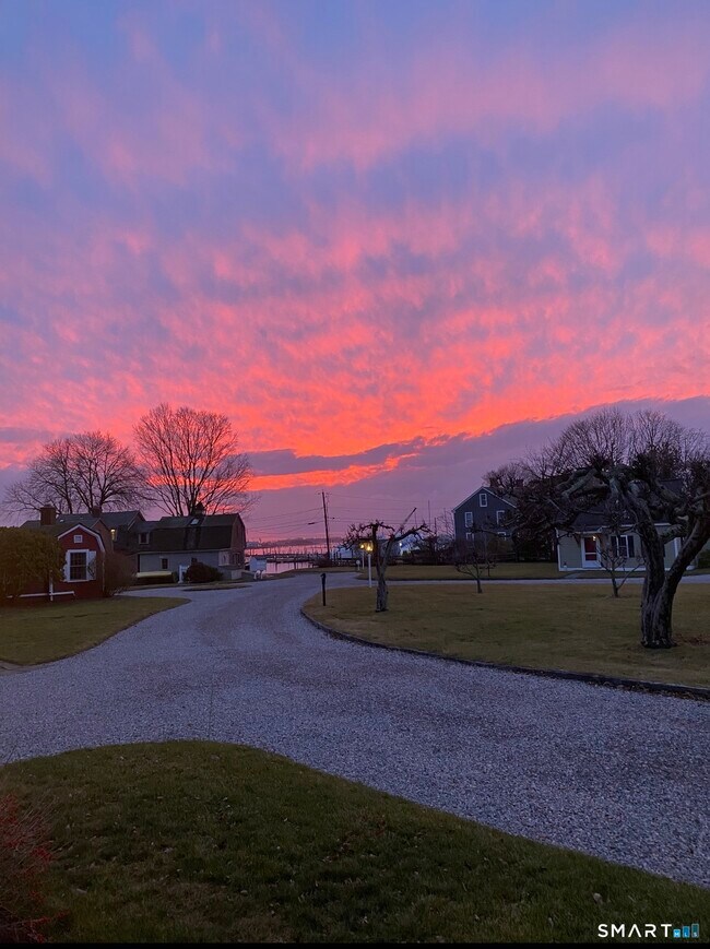 Photo - 84 Waterside Ln Unit APT 3