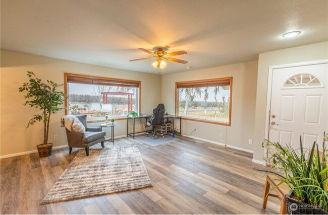 Building Photo - 21855 Rd 7 NW