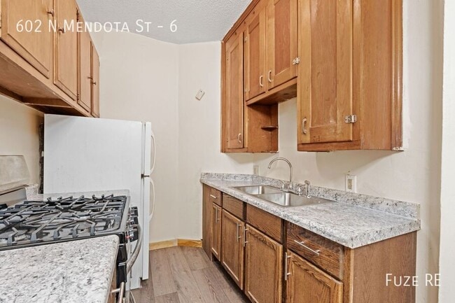 Photo - 602 N Mendota St Unidad 6