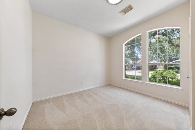 Photo - 16027 Belleshire Ln