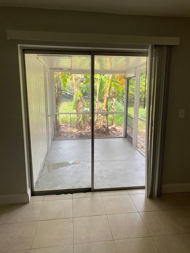 Photo - 4327-4329 Cocoanut Road Apartamento Unidad 4327