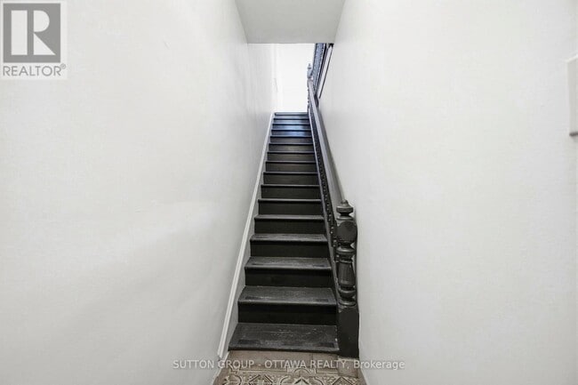 Photo - 244 Rochester St Unité 2