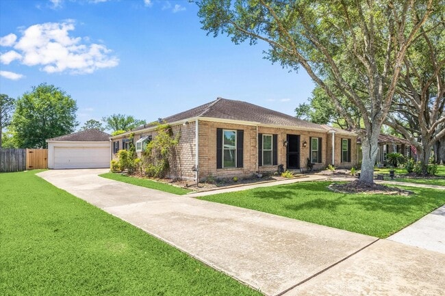 Photo - 382 Dawn Hill Dr