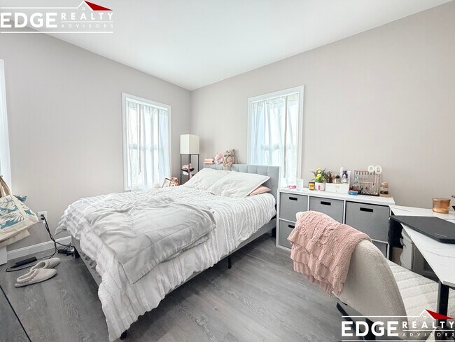 Photo - 16 Long Ave Unit 1