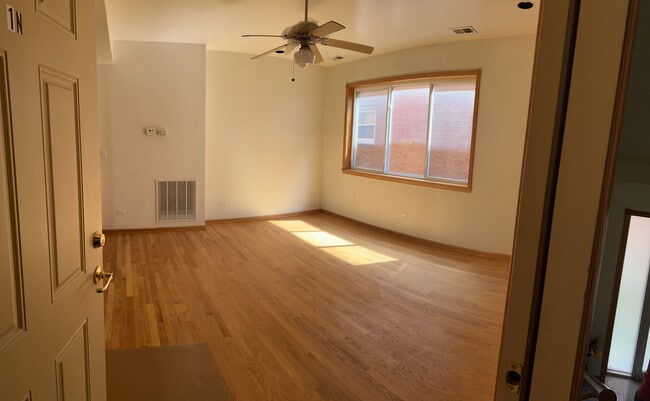 Photo - 3913 W 47th St Unidad 3913 W 47th Street 1S