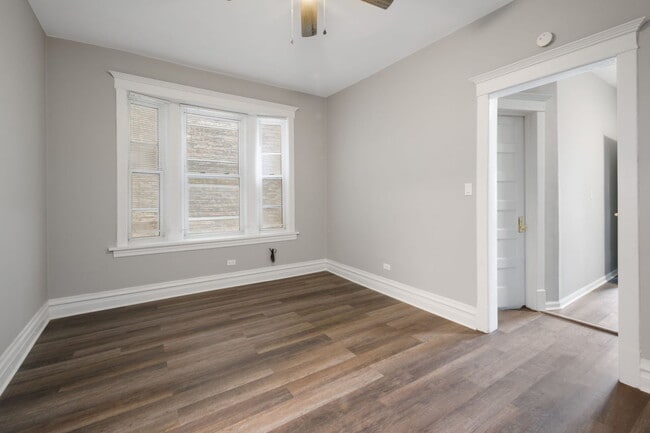 Photo - 6112 S Ingleside Ave Unit 1S