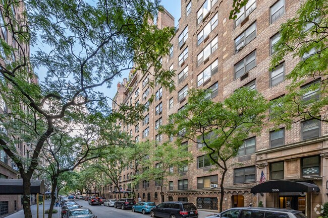 Photo - 225 24TH Street