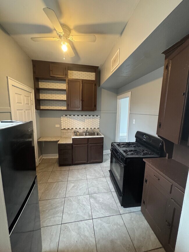 Photo - 7250 S Langley Ave