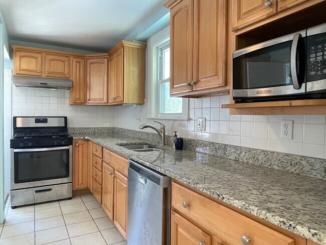Photo - 139 Oakdale Rd