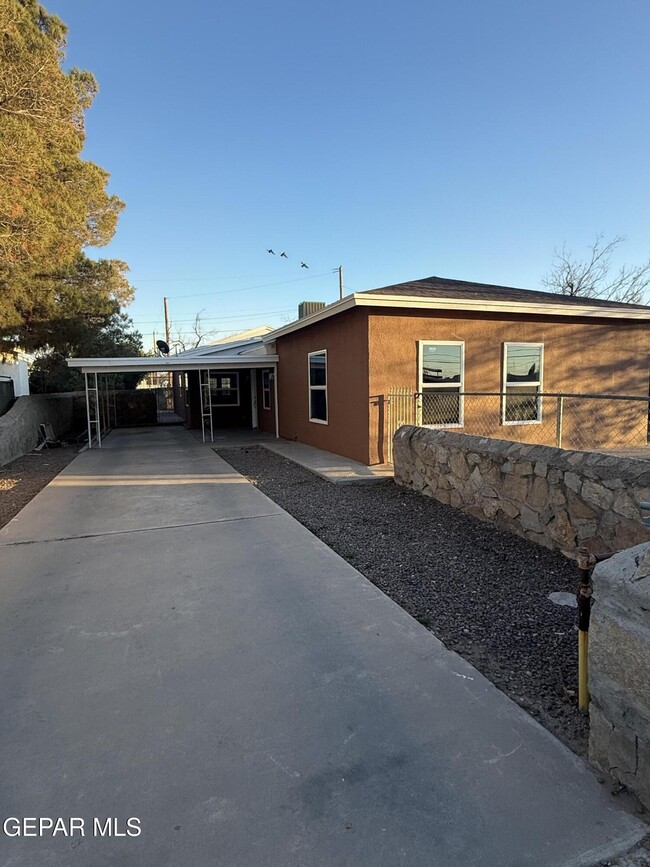 Photo - 218 Easter Way