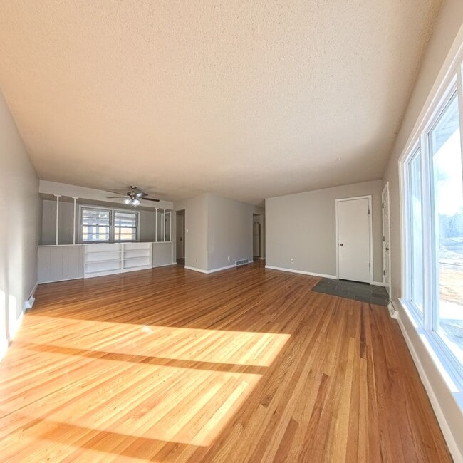 Photo - Spacious 3 Bedroom 1 bathroom Ranch located on the South Side