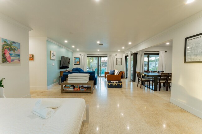 Photo - 731 SE 5th Ave