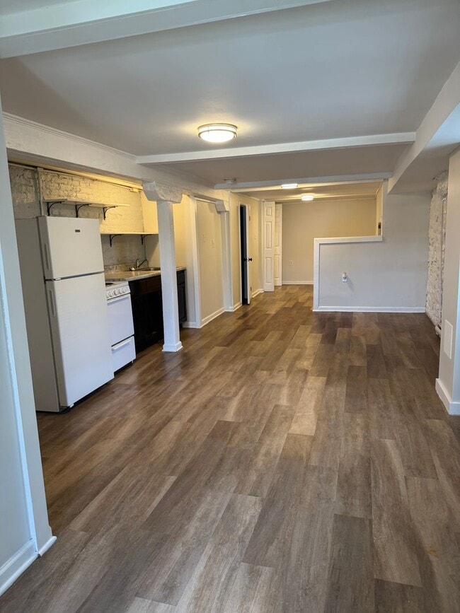 Photo - (104) 133-135 Summit Ave