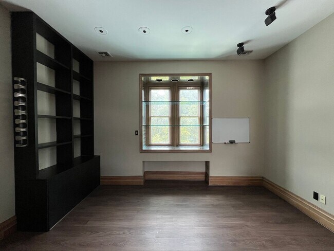 Photo - 200 W North Ave Unidad 3rd Floor