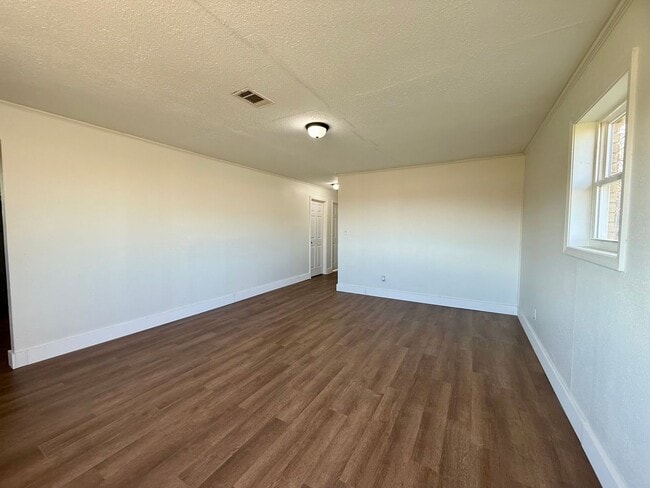 Photo - 3 Bedroom/1.Bathroom Home in Paragould AR - $1,150/month