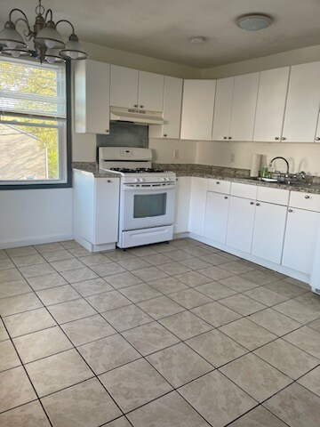 Photo - 17 Devereux Ave House