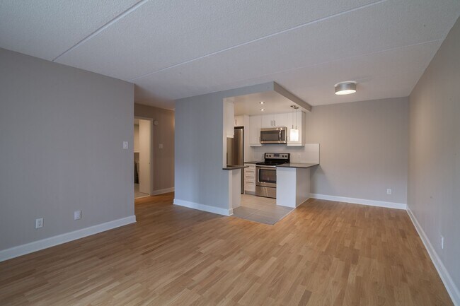 Photo - 1565 Avenue Victoria Unit 204