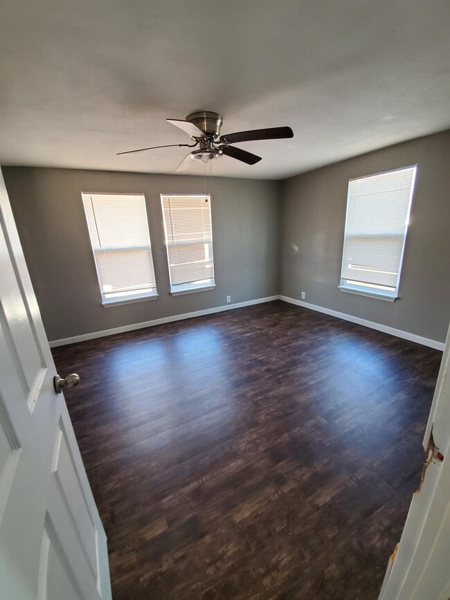 Photo - 2107 Pollard St