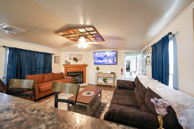 Modern Furnished 2 Bed/2 Bath Home • Laundry • Internet Included