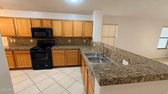 Photo - 45599 W Dirk St