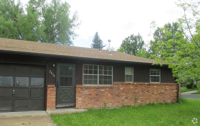 Building Photo - 3 bed, 1.5 bath duplex in Fort Collins Rental