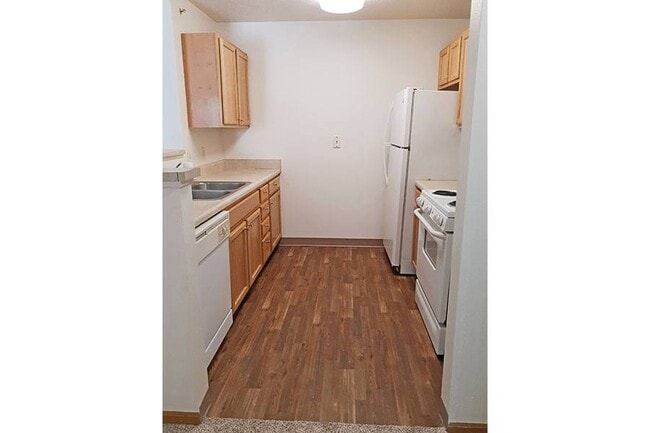 Photo - EMERALD HILL APARTMENTS