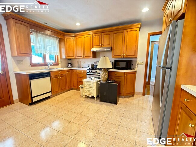 Photo - 494 Washington St Unit 1
