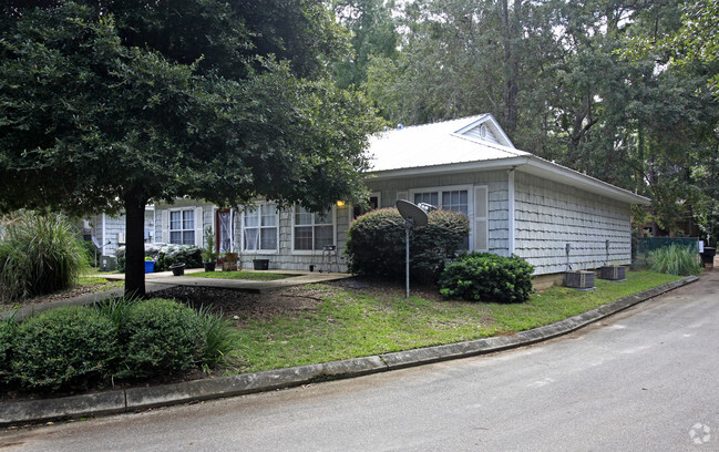 Building Photo - The Cottages at Rumba Rental