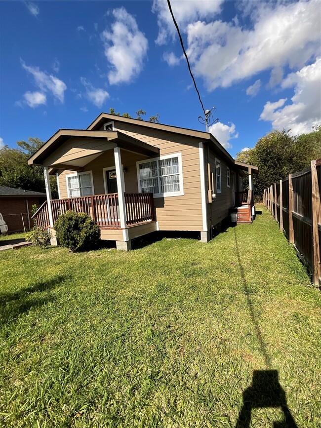 Photo - 2515 Harris St