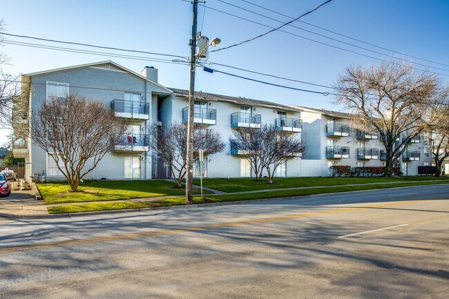 Photo - Gastonian - 207 Unit 207