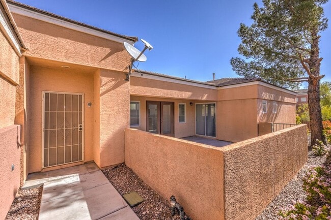 Photo - 10540 Allthorn Ave