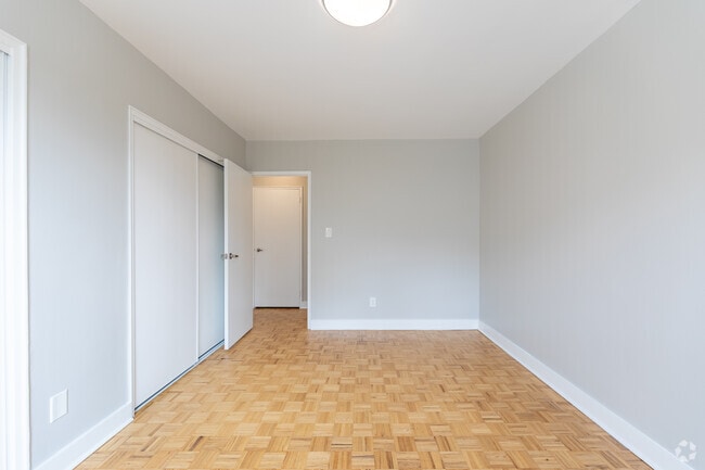 1BR, 1BA - 688SF - Bedroom