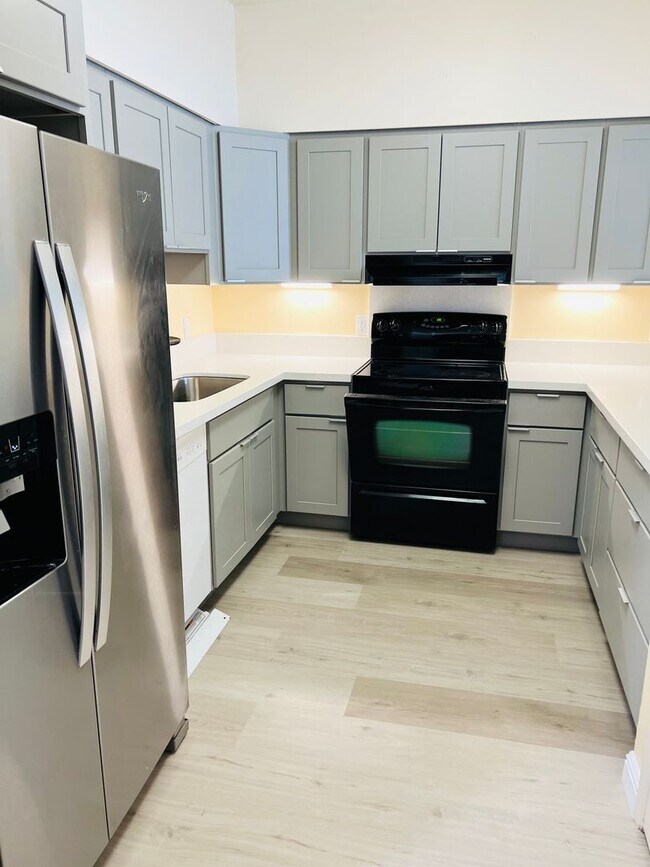 Photo - Mililani Mauka 2 bedroom 1 bath townhouse in Kumelewai Court