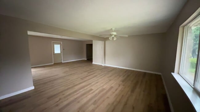 Photo - Renovated 3-bedroom 2-bathroom house! HOUSING ACCEPTED!