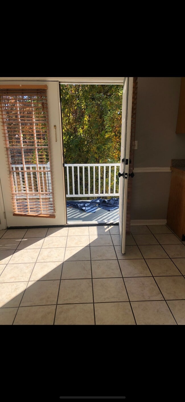 Photo - 124 Summitt St Unit B
