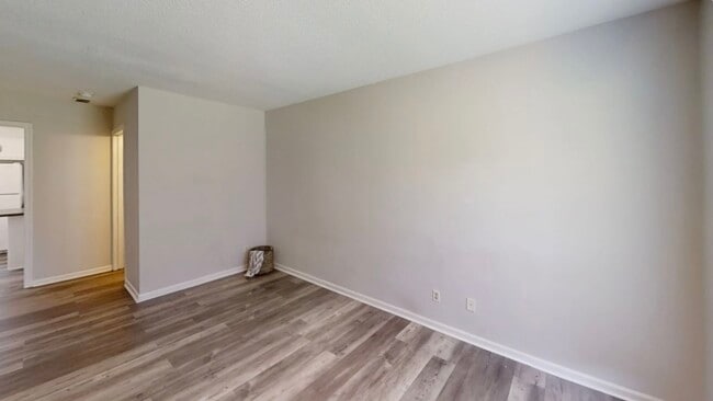Photo - 1309 W Meadowview Rd