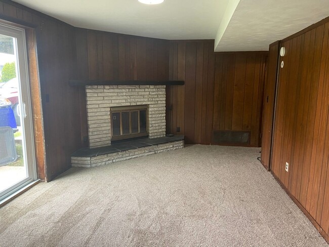 Photo - 4130-4136 Canterbury Dr Unit 4130