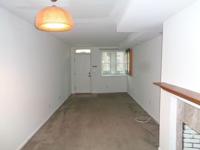 Photo - 1917 Fleet St