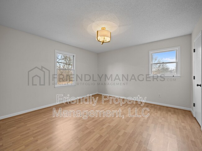 Photo - 2119 Dave St